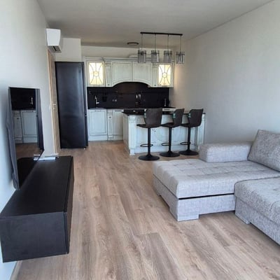 Vermietung einer hellen 2-Zimmer-Wohnung im Komplex Azur Panorama, Varna, Bulgarien